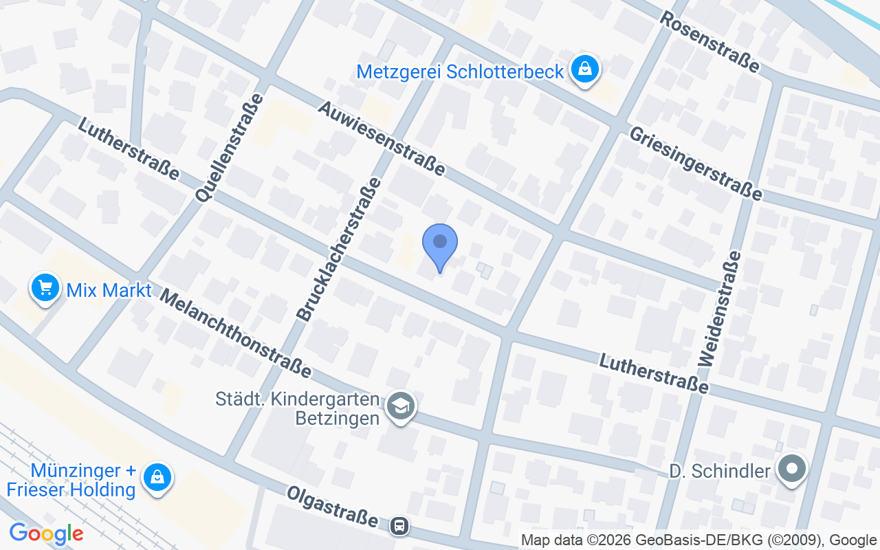 ZWEIFAMILIENHAUS MIT GARAGE UND GROSSER SCHEUNE-IDEAL GEEIGNET FÜR BAUTRÄGER – ATTRAKTIVER STANDORT