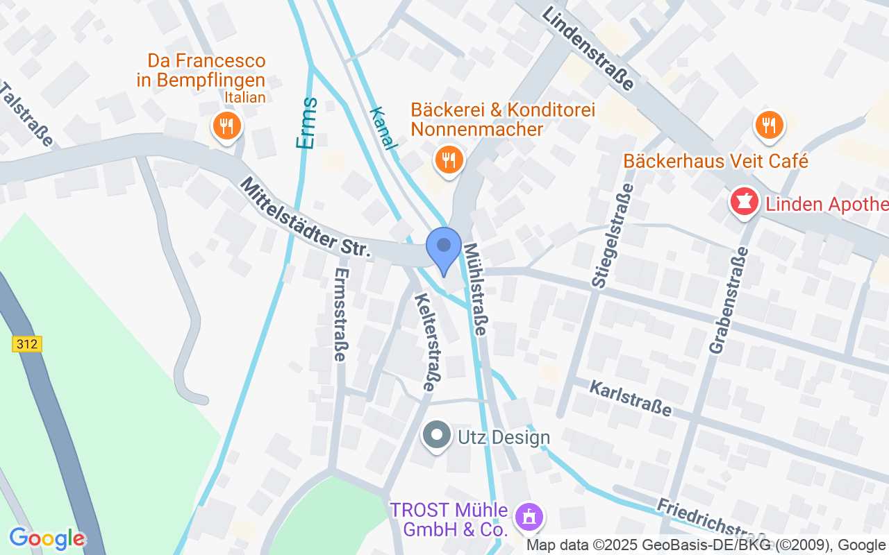 Eigenheim mit Garten und viel Wohnraum mit Aussicht aufs Wasser