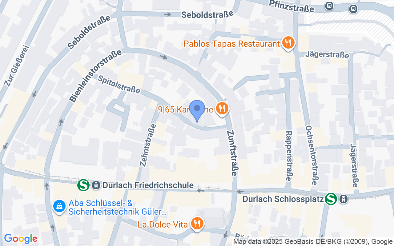 EINZIEHEN UND WOHLFÜHLEN -  UNIKATES HINTERHAUS-WOHNREFUGIUM IM HERZEN DER DURLACHER ALTSTADT…