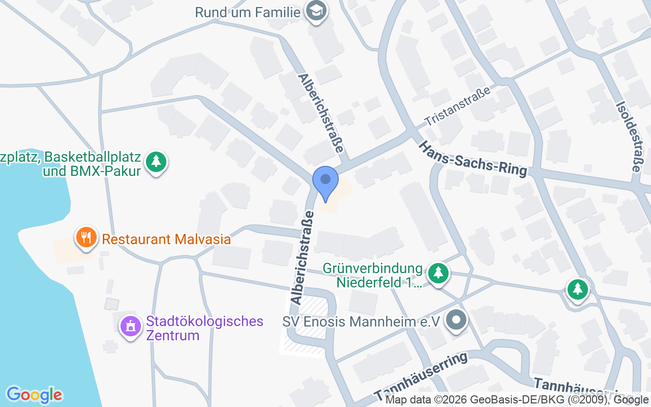 Anlageimmobilie gesucht? Große Single-Wohnung mit Balkon und zwei Stellplätzen!