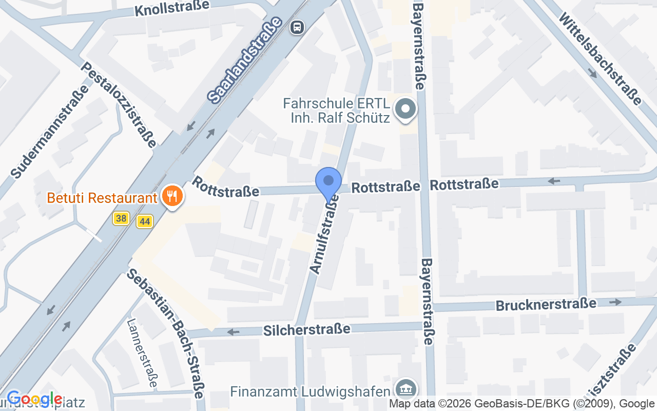 4-Zimmer-Wohnung nebst Balkon und Garage
