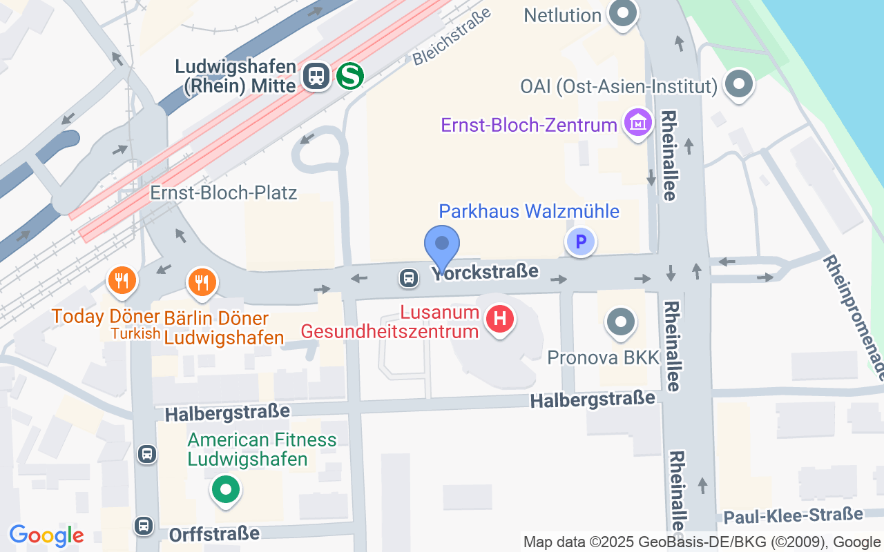 Helle 2½-Zimmer-Wohnung mit Loggia und Stellplatz
